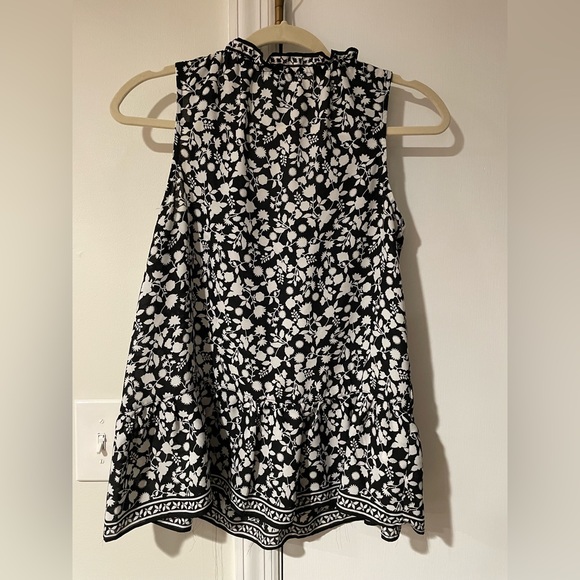 Max Studio Blouse. Size XS. Like new. - Picture 3 of 3